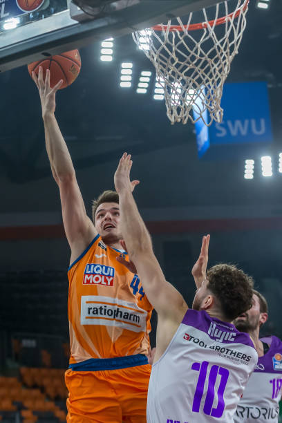 面的领导者 面的领导者