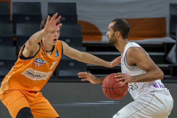 许多分析师 许多分析师