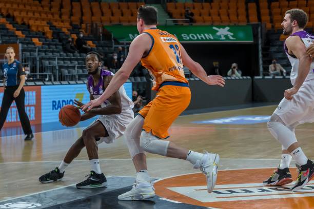 本赛季的欧 本赛季的欧